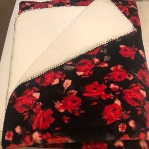 NEW Victoria’s Secret Blanket